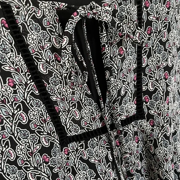 Westport Black and Pink Floral Long Sleeve Dress - Picture 6 of 9